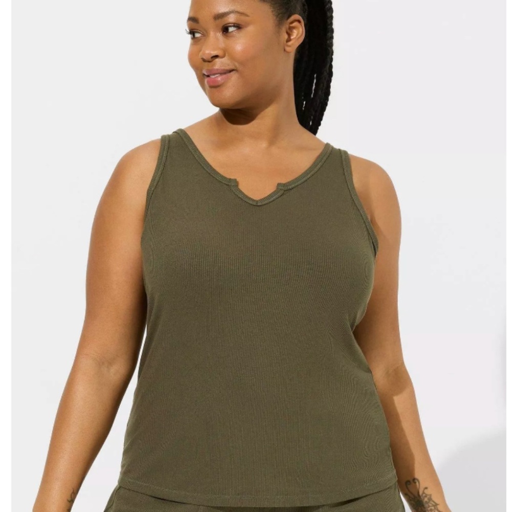 ‼️SOLD‼️ Torrid Green Super Soft Rib Knit Ribbed Stretchy Tank Top - Plus Size 2